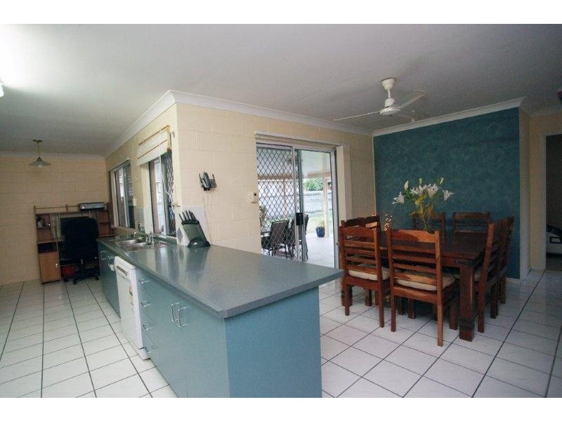 27 Moffat Street, Kirwan QLD 4817