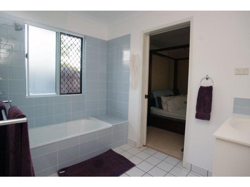 27 Moffat Street, Kirwan QLD 4817