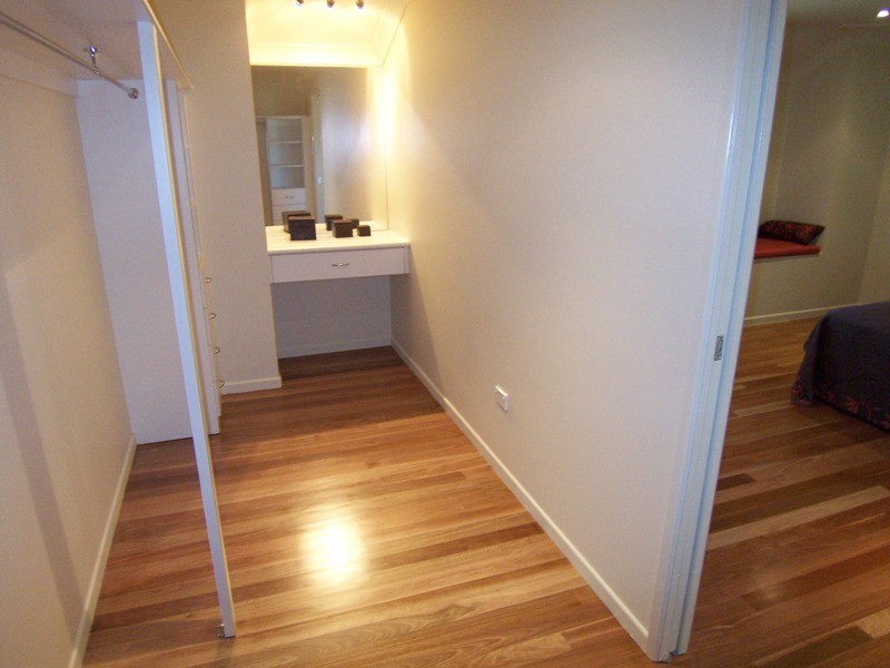 Bushland Beach QLD 4818