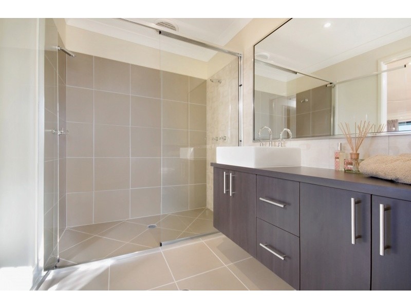 Bushland Beach QLD 4818