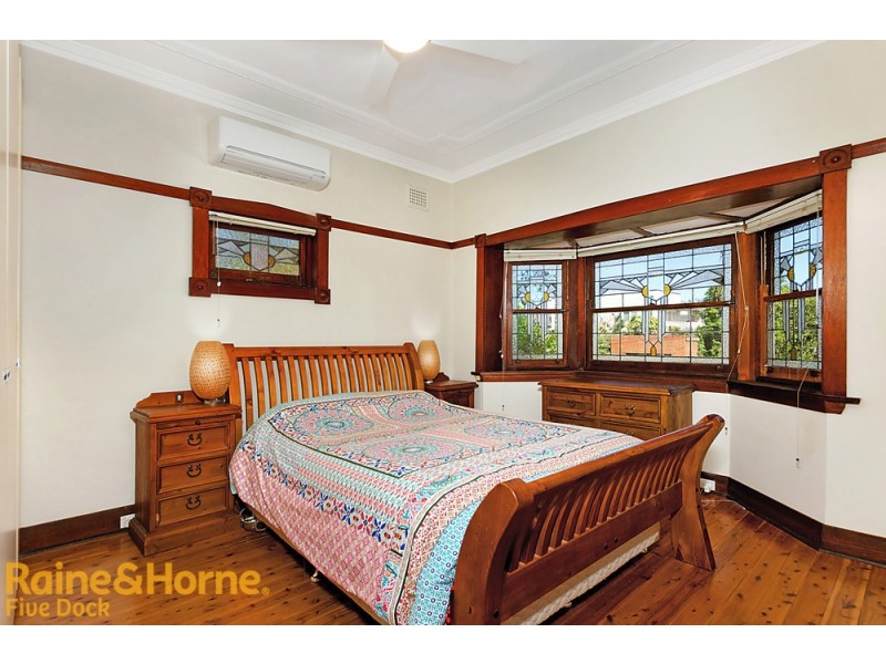 2 Duchess Avenue, Rodd Point NSW 2046