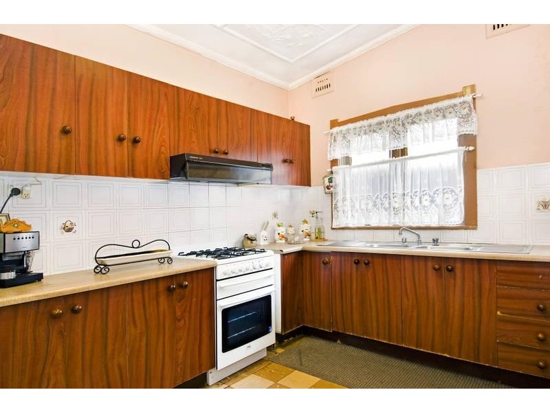 10 Lucas Ave, Russell Lea NSW 2046