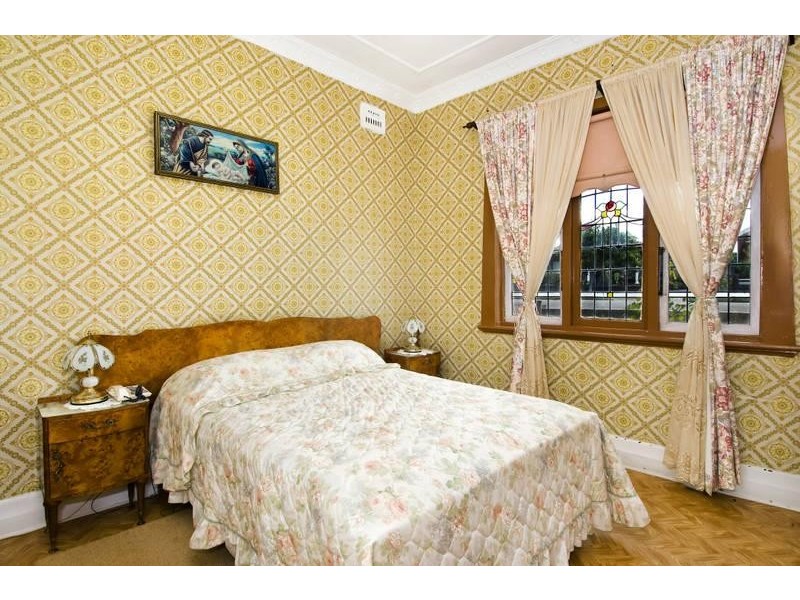 10 Lucas Ave, Russell Lea NSW 2046