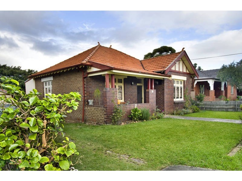 10 Lucas Ave, Russell Lea NSW 2046