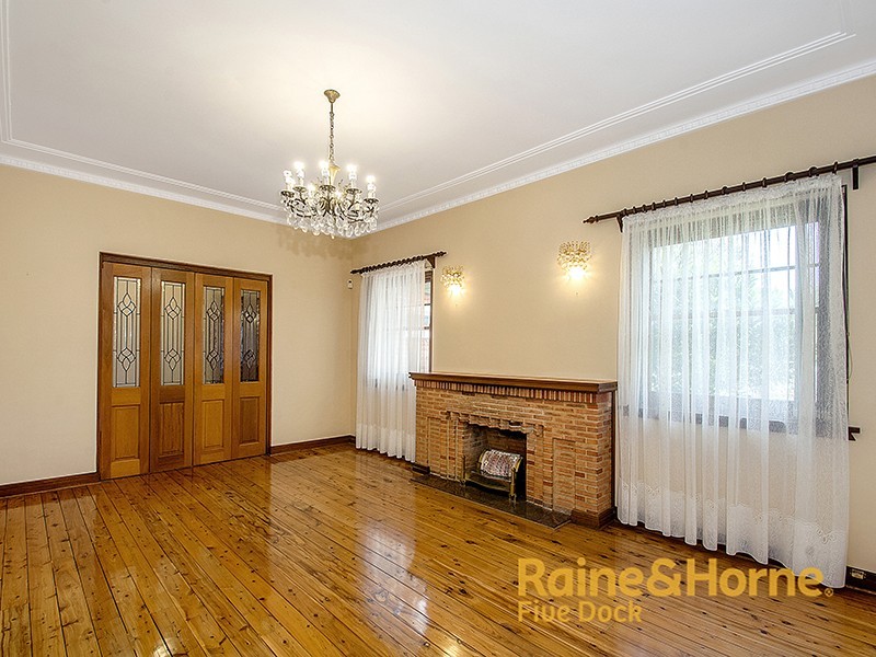 90 Ingham Ave, Five Dock NSW 2046