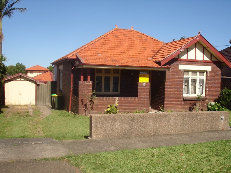 10 LUCAS AVE, Russell Lea NSW 2046