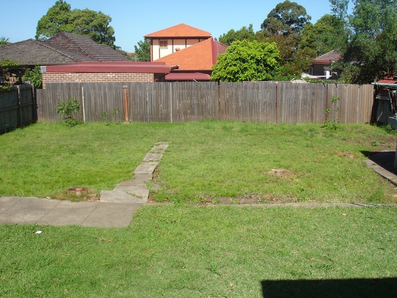 10 LUCAS AVE, Russell Lea NSW 2046