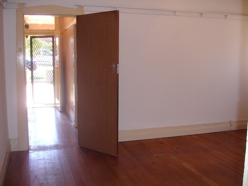 10 LUCAS AVE, Russell Lea NSW 2046