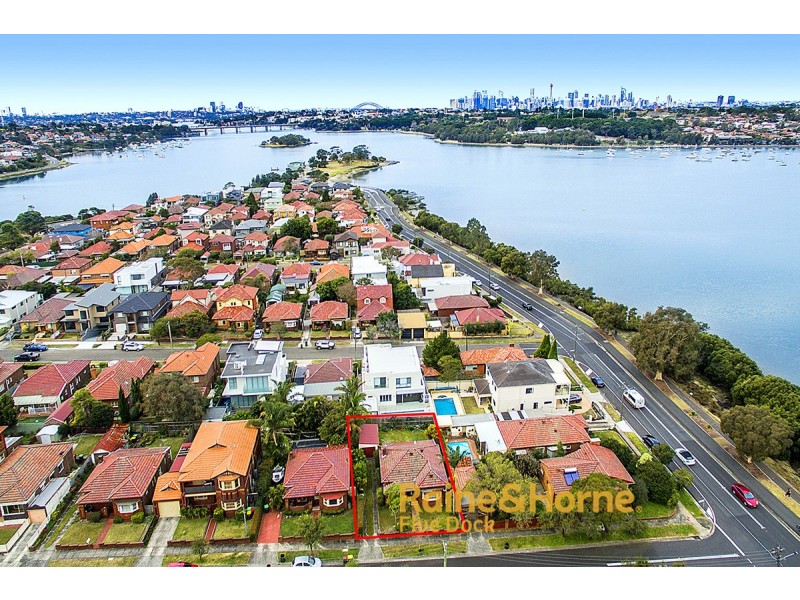 2 DUCHESS AVENUE, Rodd Point NSW 2046