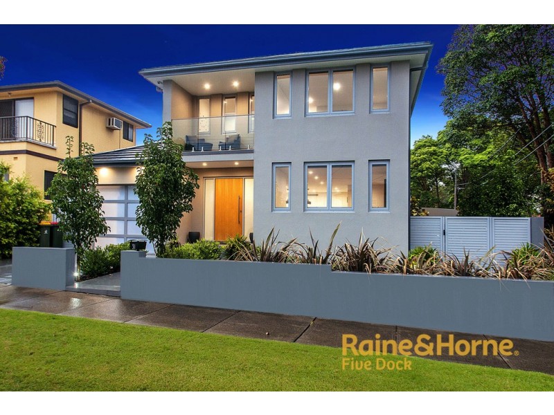 31 ARTHUR STREET, Rodd Point NSW 2046