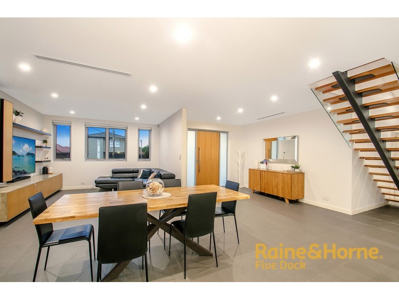 31 ARTHUR STREET, Rodd Point NSW 2046
