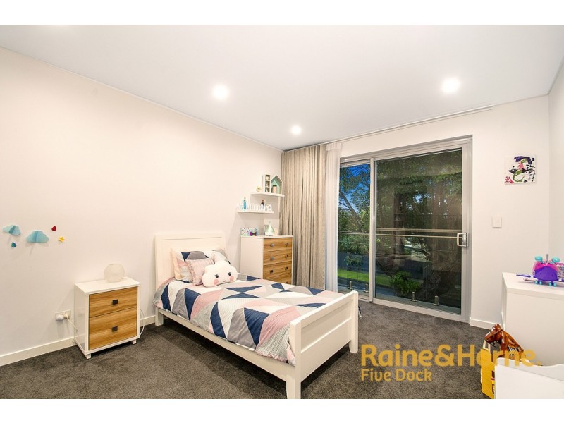 31 ARTHUR STREET, Rodd Point NSW 2046