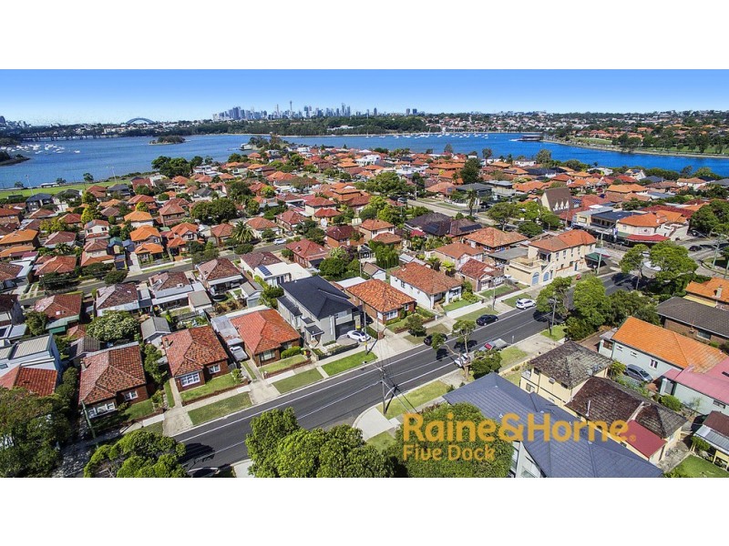 31 ARTHUR STREET, Rodd Point NSW 2046