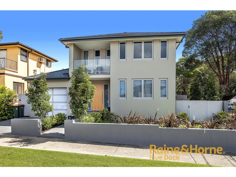 31 ARTHUR STREET, Rodd Point NSW 2046