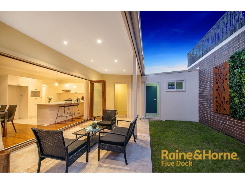 2/402 Lyons Road, Russell Lea NSW 2046