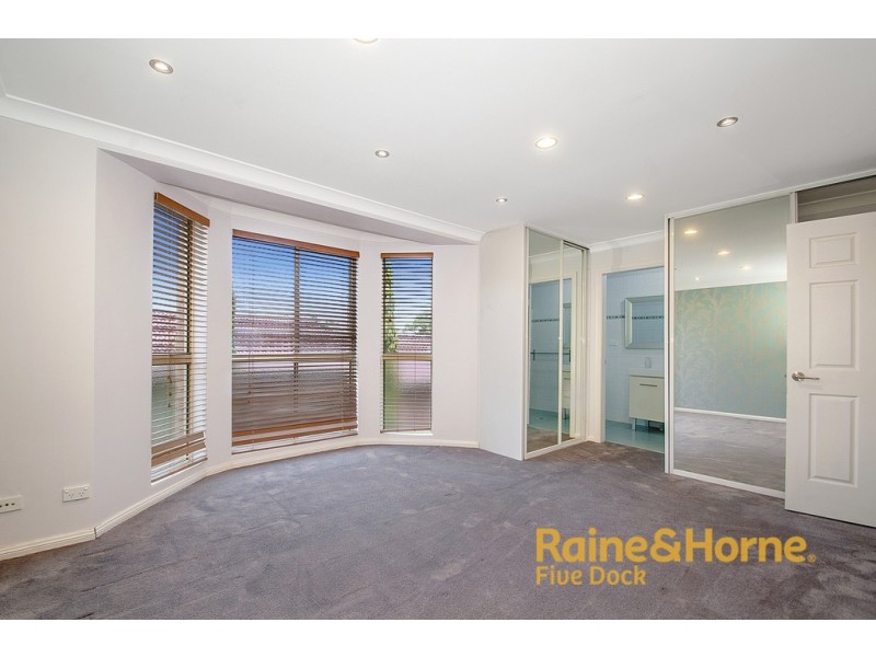 2/11 Walton Crescent, Abbotsford NSW 2046