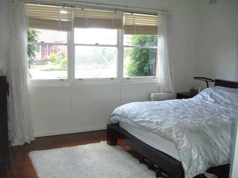 37 Princess Ave, Rodd Point NSW 2046