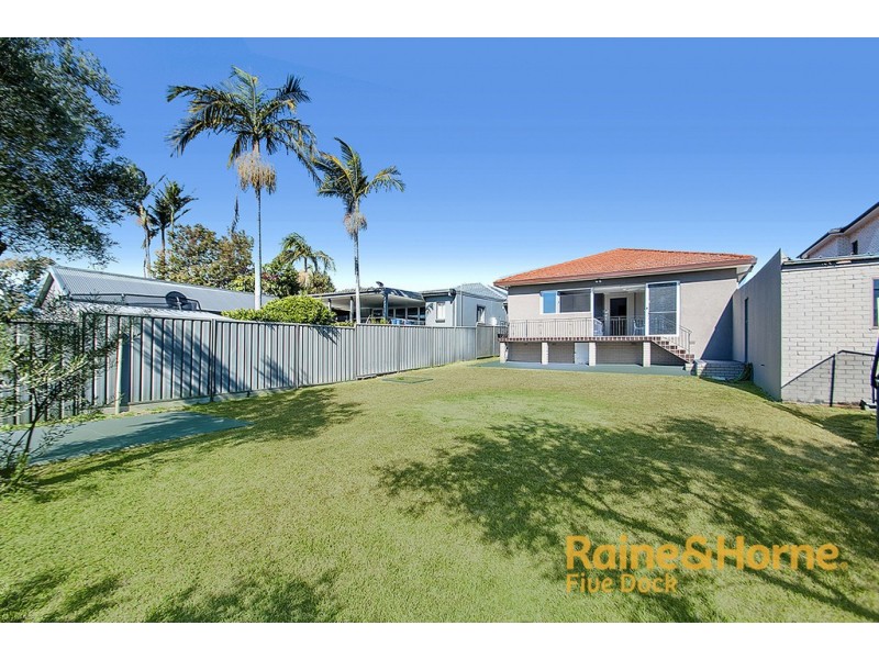 16 RUSSELL STREET, Russell Lea NSW 2046