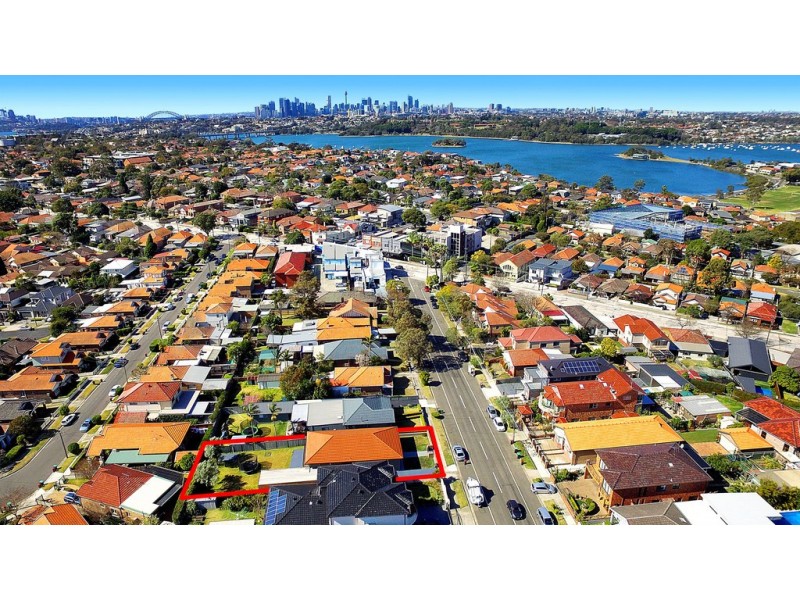 16 RUSSELL STREET, Russell Lea NSW 2046