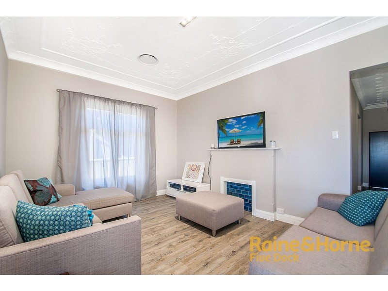 16 RUSSELL STREET, Russell Lea NSW 2046