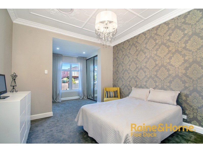 16 RUSSELL STREET, Russell Lea NSW 2046