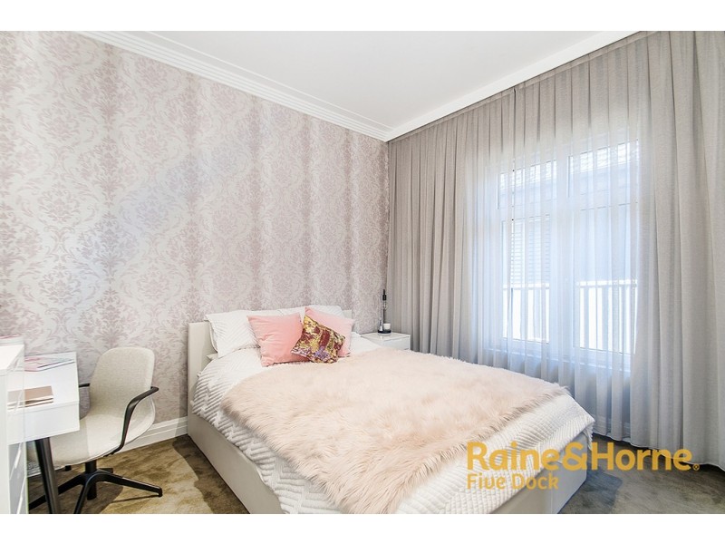 16 RUSSELL STREET, Russell Lea NSW 2046