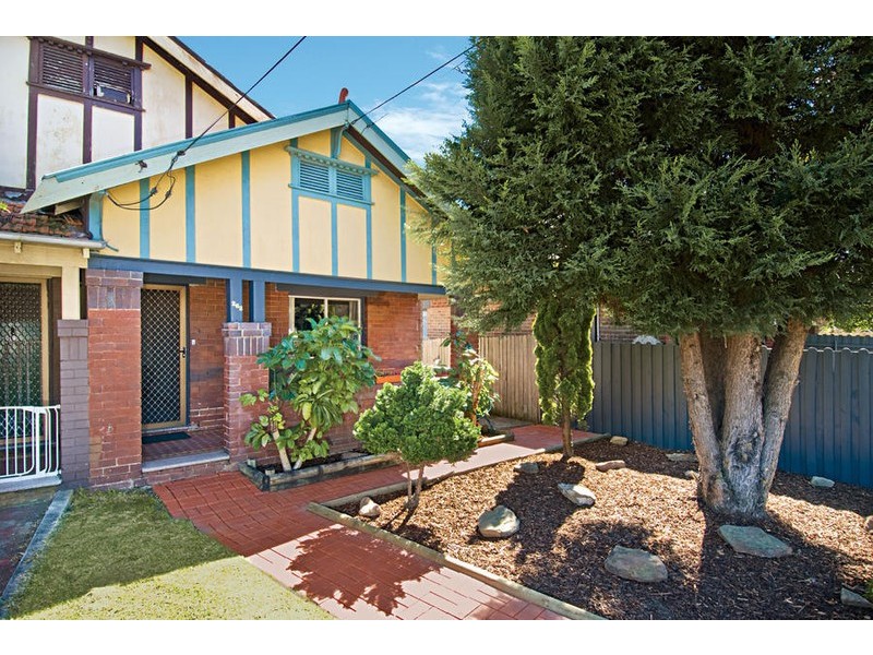 262 Lyons rd, Russell Lea NSW 2046