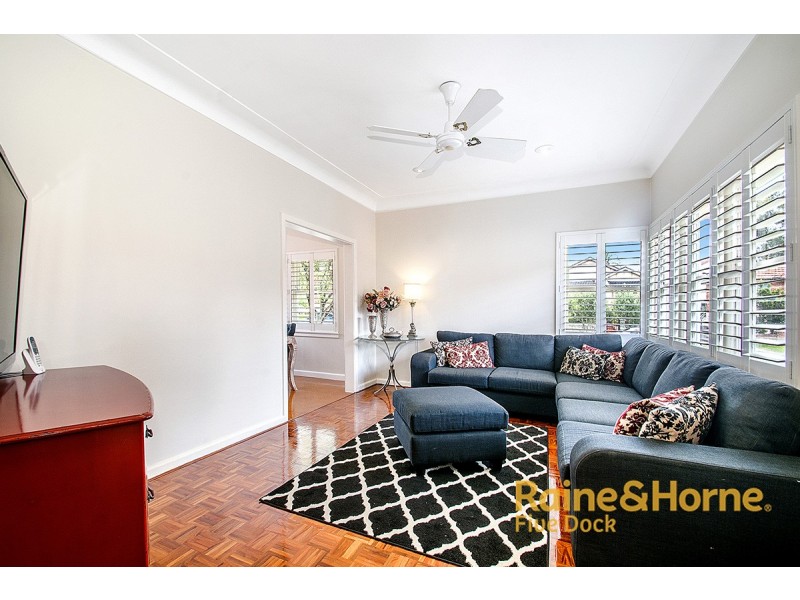 4 WOORAIL AVENUE, Kingsgrove NSW 2208