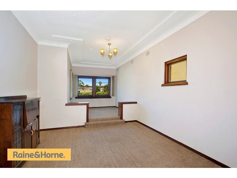 9 Seabrook Ave, Russell Lea NSW 2046
