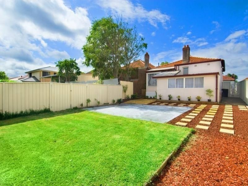 7 Courland St, Five Dock NSW 2046