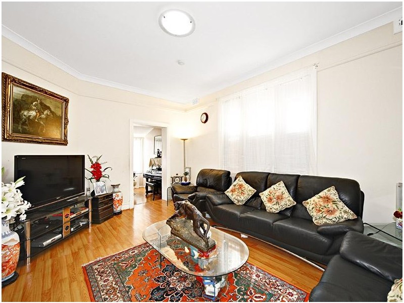7 Courland St, Five Dock NSW 2046