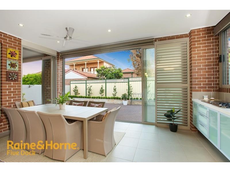 9 Duchess Ave, Rodd Point NSW 2046