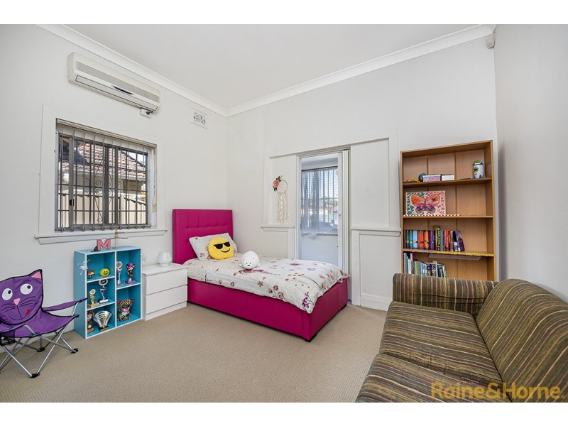 21 EARLE AVENUE, Ashfield NSW 2131