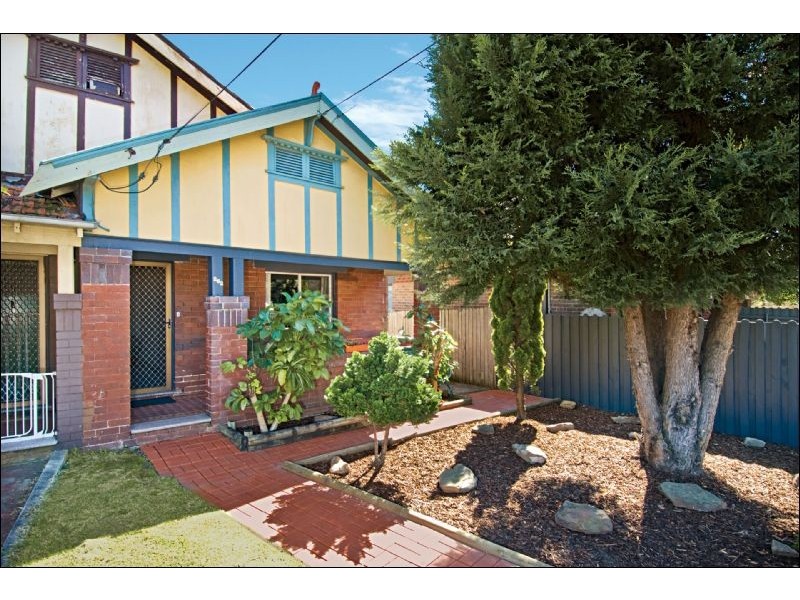 262  Lyons rd, Russell Lea NSW 2046