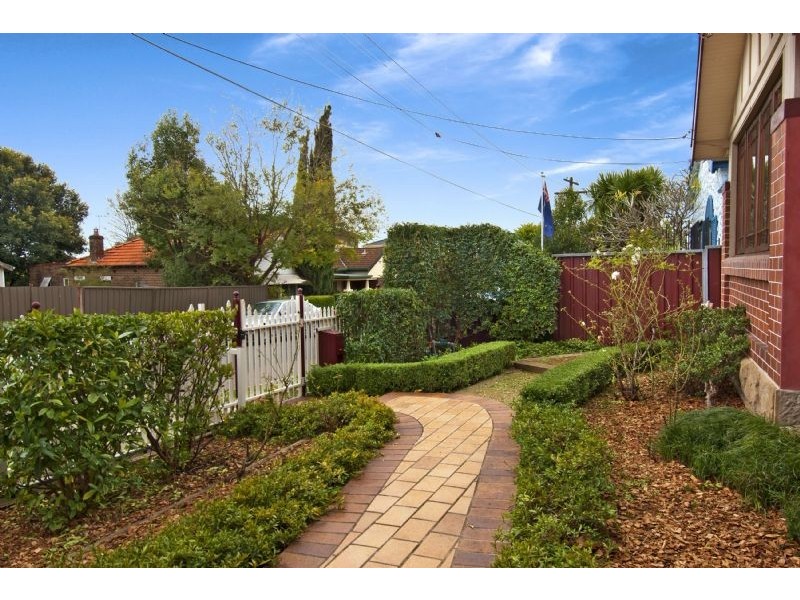 5 Gladstone st, Concord NSW 2137