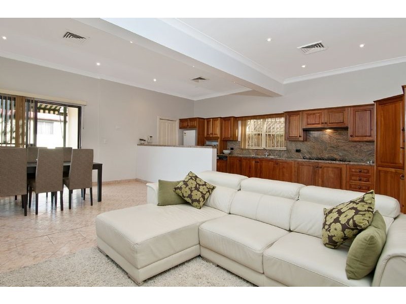 133 Hampden rd, Russell Lea NSW 2046