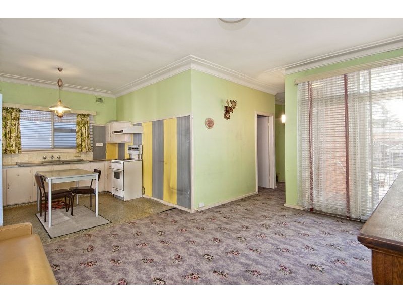 27 Bouvardia st, Russell Lea NSW 2046