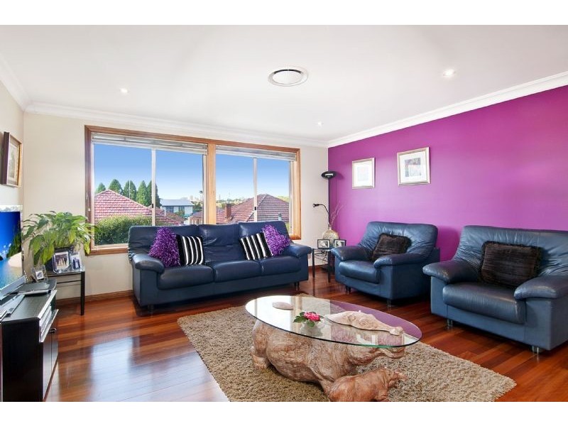 12 Hood ave, Rodd Point NSW 2046