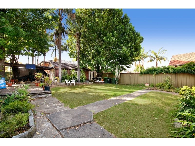 301 Queen street cnr of Bangalla st, Concord West NSW 2138