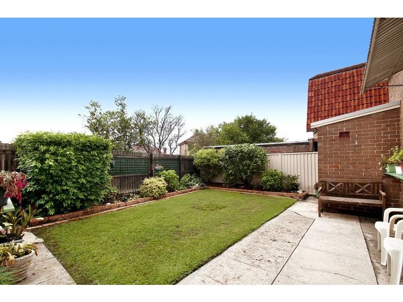 12 Dalmeny Ave, Russell Lea NSW 2046