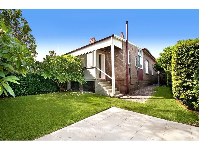 14 Bouvardia street, Russell Lea NSW 2046