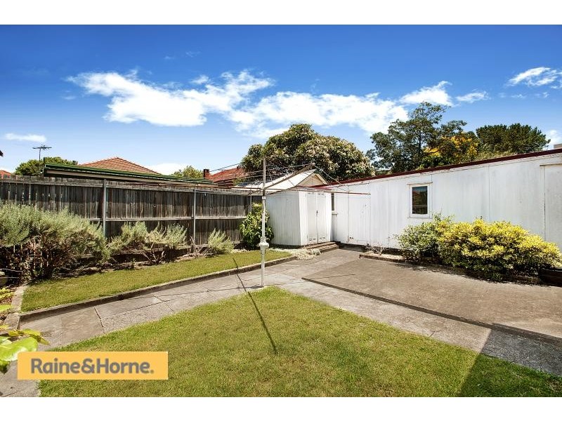 13 Duchess Ave, Rodd Point NSW 2046