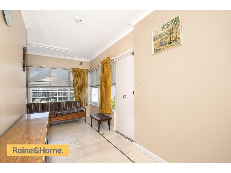 13 Duchess Ave, Rodd Point NSW 2046