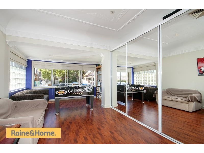 76 First Ave, Rodd Point NSW 2046