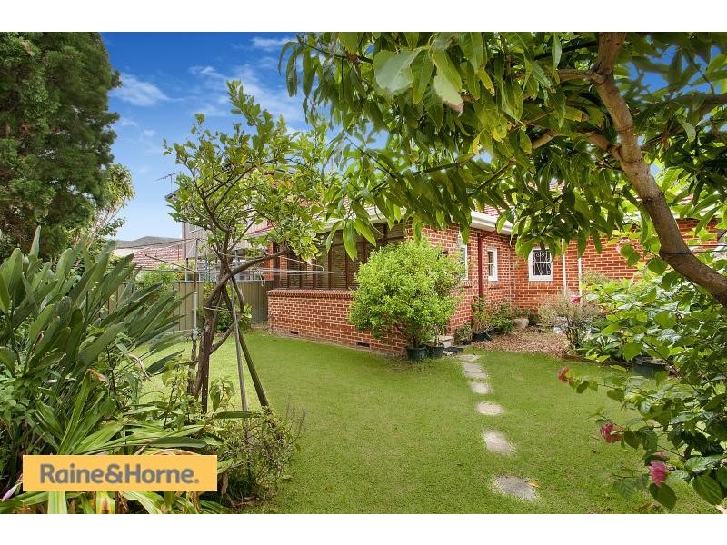 90 Henley Marine Drive, Rodd Point NSW 2046