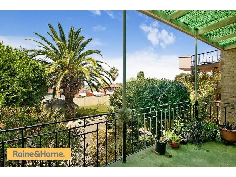 9 Seabrook Ave, Russell Lea NSW 2046