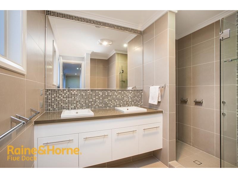 9 Duchess Avenue, Rodd Point NSW 2046