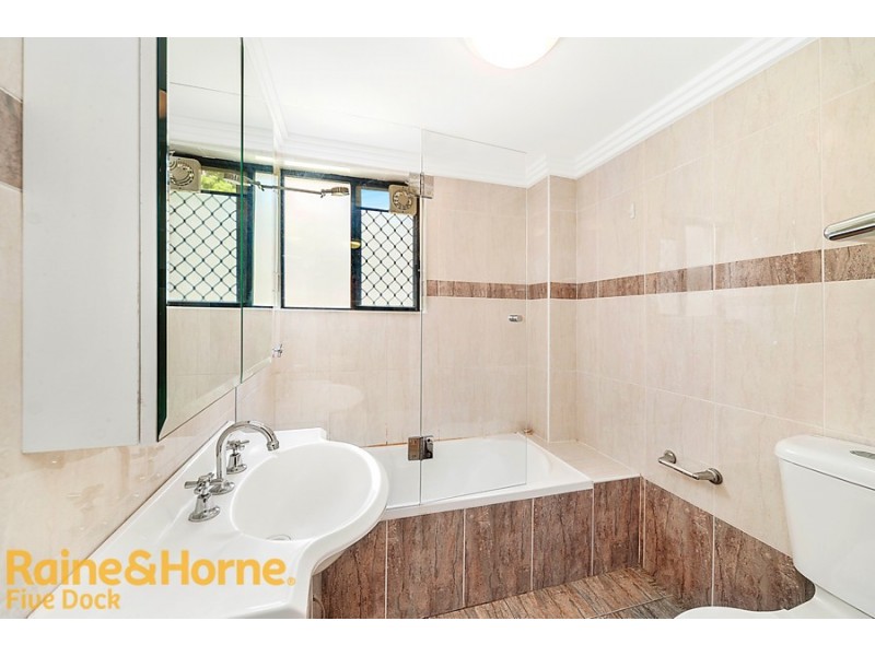2/14 aandb Orpington Street, Ashfield NSW 2131