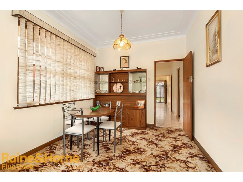2 Noble Street, Rodd Point NSW 2046