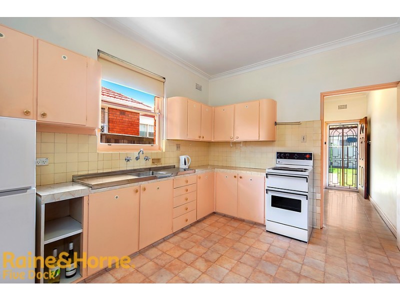 2 Noble Street, Rodd Point NSW 2046